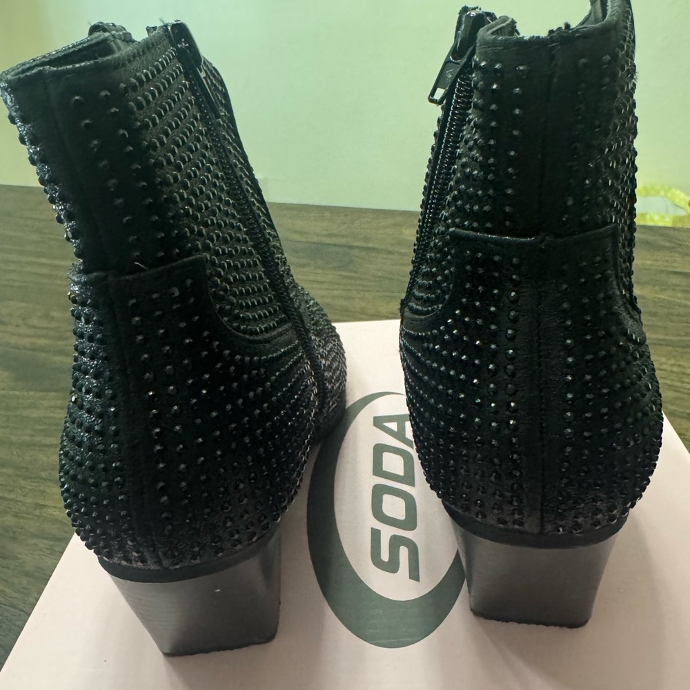 Soda Black Ankle Boots with Textured Upper and Side Zipper - Picture 4 of 5